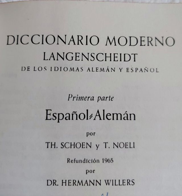 Diccionario Moderno. Langenscheidt