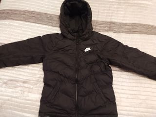 Abrigo negro nike original de segunda mano por 60 EUR en Getafe en WALLAPOP