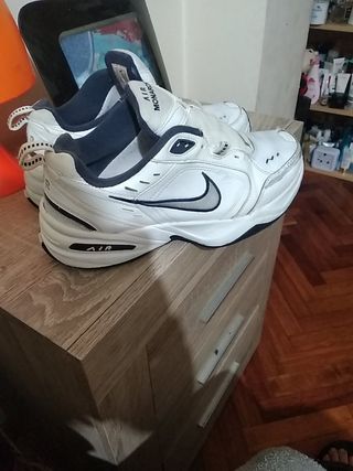 Zapatillas Nike talla 41 de segunda mano por 30 EUR en Perillo en WALLAPOP