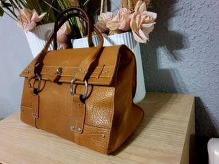 Bolso Acosta, piel. de segunda mano por 75 EUR en Madrid en WALLAPOP