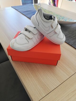 Nike pico 5 talla 25 de segunda mano por 12 EUR en Museros en WALLAPOP