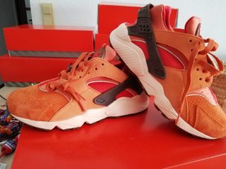 Zapatillas Nike Huarache edición limitada de segunda mano por 89 EUR en El  Morell en WALLAPOP