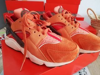 Zapatillas Nike Huarache edición limitada de segunda mano por 89 EUR en El  Morell en WALLAPOP