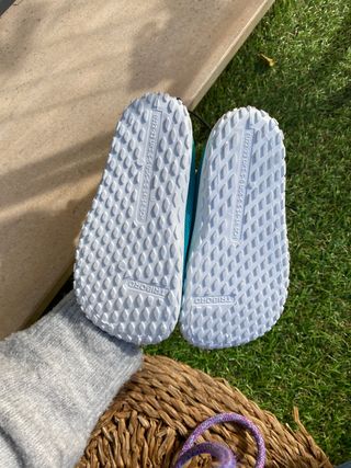 NUEVAS Escarpines bebé cangrejeras Decathlon de segunda mano por 3 EUR en  Lugar Nuevo de La Corona en WALLAPOP