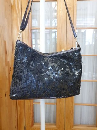 Bolso fiesta mediano \\/grande de segunda mano por 15 EUR en Barcelona en  WALLAPOP