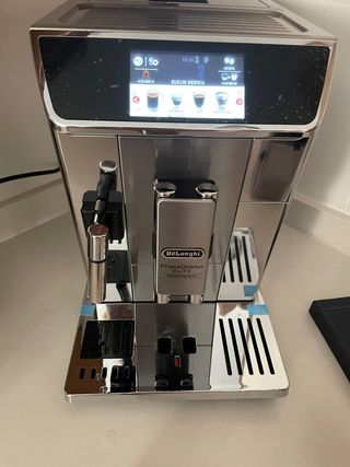 Cafetera superautomatica De\\'Longhi de segunda mano por 1.095 EUR en  Náquera en WALLAPOP