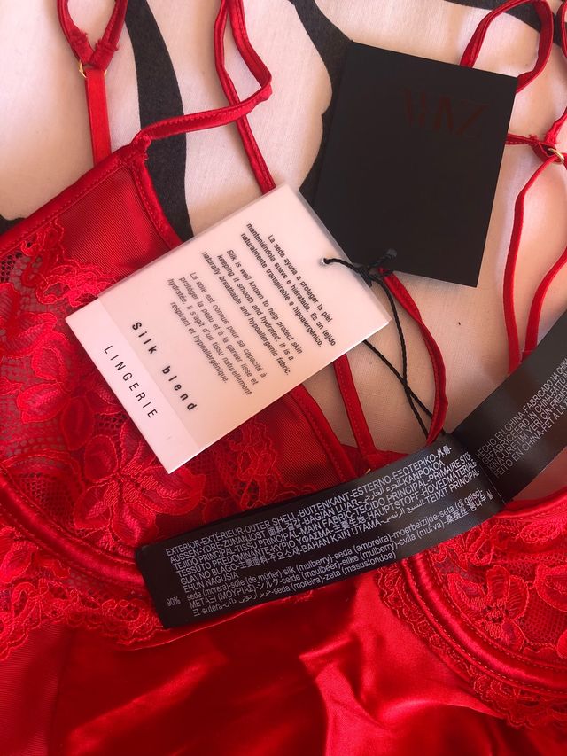 Body lencero de seda de Zara