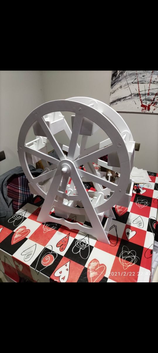 Noleggio di dolci e fontane con ruote panoramiche.