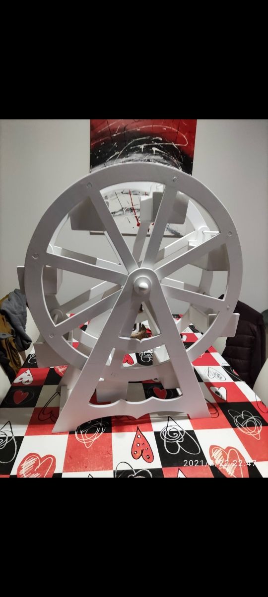 Noleggio di dolci e fontane con ruote panoramiche.