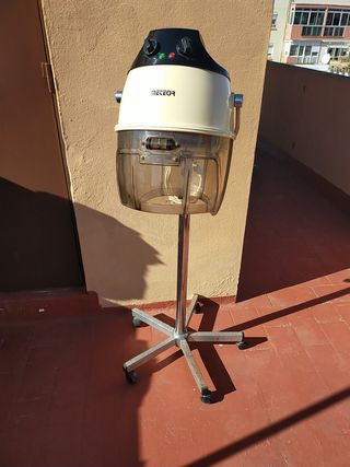 Secador de pie de peluquería vintage. de segunda mano por 95 EUR en  Sanlúcar de Barrameda en WALLAPOP