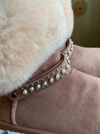 Botas pelo rosa mujer de segunda mano por 5 EUR en Ali en WALLAPOP