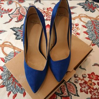 Zapatos Salón Zara de segunda mano por 10 EUR en Santander en WALLAPOP