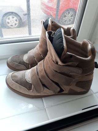 Botas zapatillas tacón interno marrones 37 de segunda mano por 10 EUR en  Alcalá de Henares en WALLAPOP