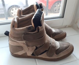 Botas zapatillas tacón interno marrones 37 de segunda mano por 10 EUR en  Alcalá de Henares en WALLAPOP