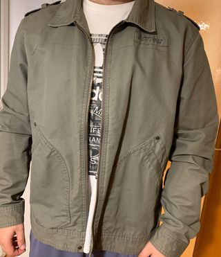 Cazadora de hombre Green Coast de segunda mano por 10 EUR en Cerdanyola del  Vallès en WALLAPOP