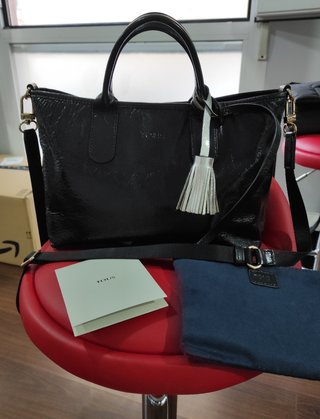 Bolso de piel natural charol TOUS de segunda mano por 50 EUR en Alicante en  WALLAPOP