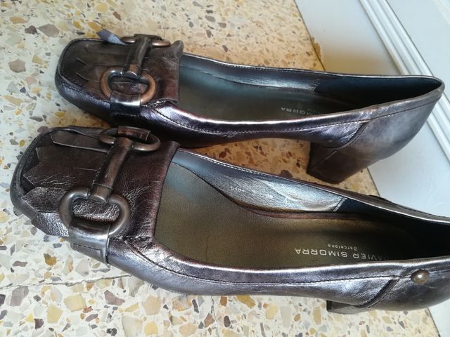 Styletos Mocasines Javier Simorra gris metalizado