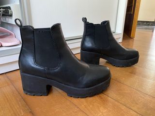 Botines ulanka de segunda mano por 10 EUR en Tineo en WALLAPOP