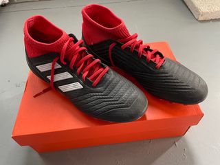 Botas fútbol talla 41 de segunda mano por 20 EUR en Cuarte de Huerva en  WALLAPOP