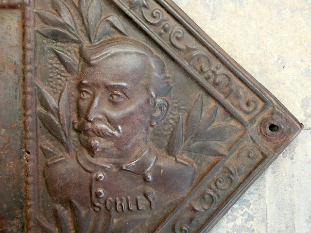 CURIOSA PIEZA HISTÓRICA Y CONMEMEORATIVA GUERRA