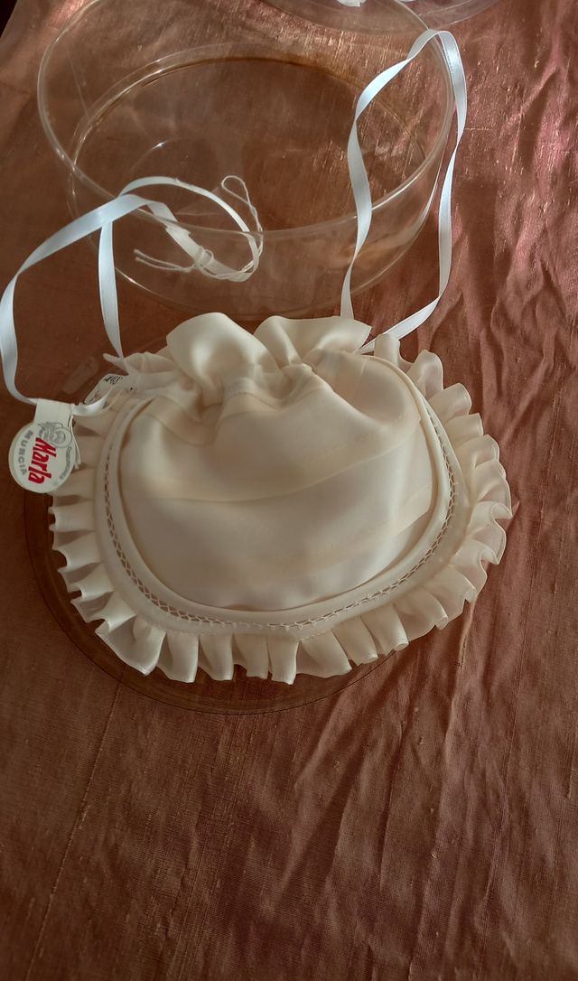 Limosnera Comunión. Marla