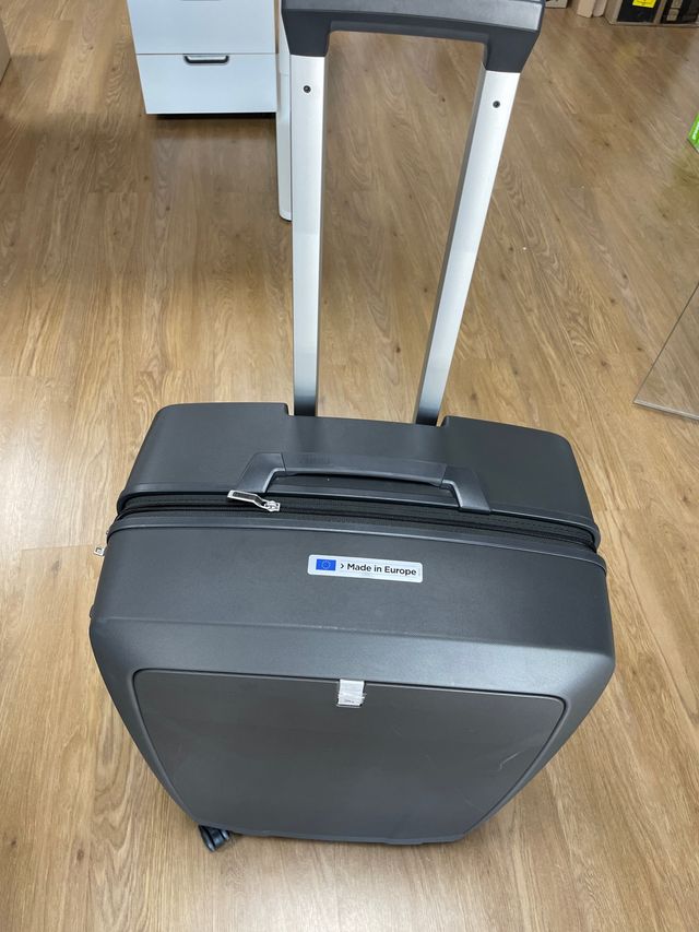 Valigia THULE REVOLVE RIGIDA con ruote 75CM NUOVA
