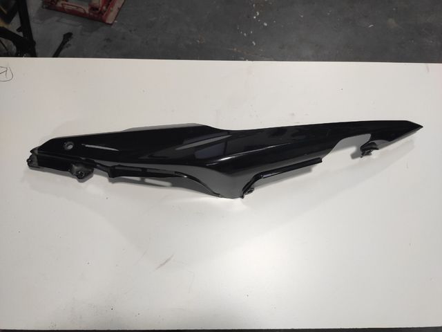 Colín trasero derecho Honda cb500f