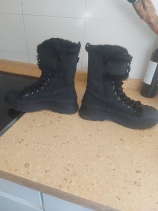 Botines militares negros XTI 43504