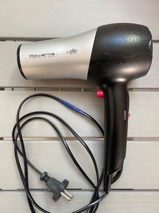 Secador Rowenta Powerline 2200 de segunda mano por 18 EUR en Manresa en  WALLAPOP
