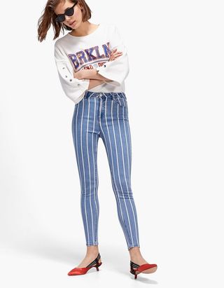 Jeans rayas Stradivarius. de segunda mano por 10 EUR en Sevilla en WALLAPOP