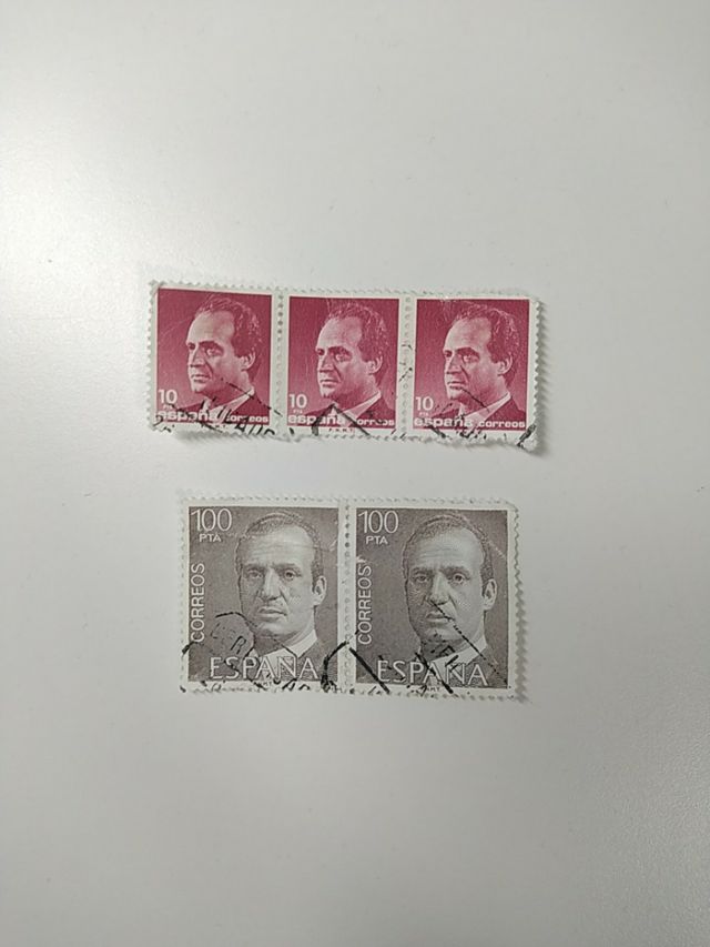 Sellos de 10 y de 100 pesetas