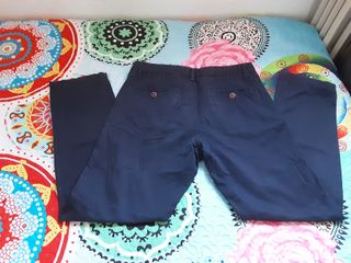 Pantalón chino Sfera de segunda mano por 5 EUR en Madrid en WALLAPOP