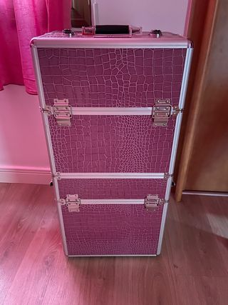 Maletín peluquería de segunda mano por 100 EUR en Sant Boi de Llobregat en  WALLAPOP