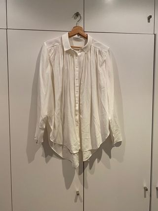 Camisa mujer Uterqüe de segunda mano por 18 EUR en Barcelona en WALLAPOP