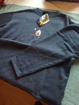 Sudadera Pukas Flames - 74,00€ - Gondwana Surf Shop