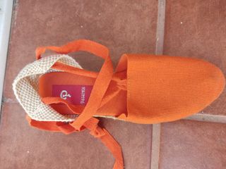 Cuña esparto flamenca naranja de segunda mano por 7 EUR en La Puebla del  Río en WALLAPOP