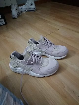 Bambas Nike Air Huarache de segunda mano por 40 EUR en Castelldefels en  WALLAPOP
