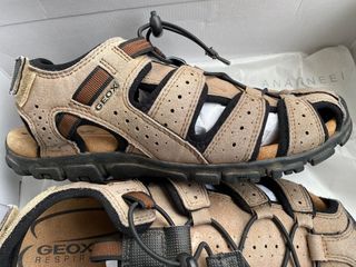 GEOX sandalias cerradas un par de usos de segunda mano por 29 EUR en  Esplugues de Llobregat en WALLAPOP