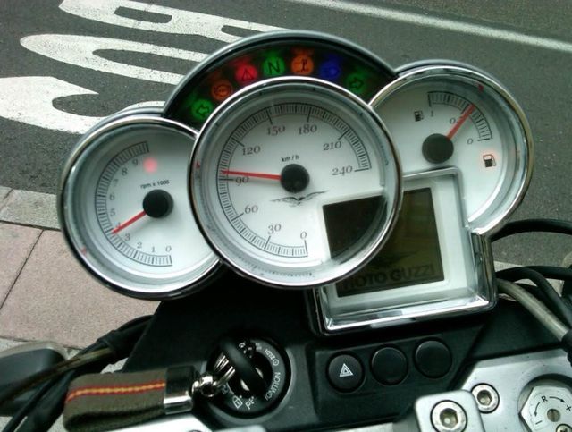 Moto Guzzi 1200 Sport 95cv