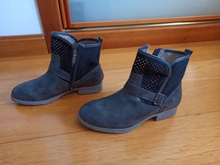 Botines mujer super cómodos de segunda mano por 10 EUR en Soria en WALLAPOP