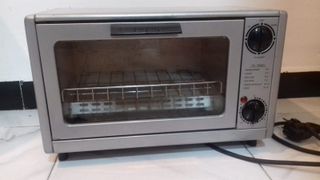 Pequeño horno, práctico, ligero y cómodo de usar de segunda mano por 24,9  EUR en Torrent en WALLAPOP