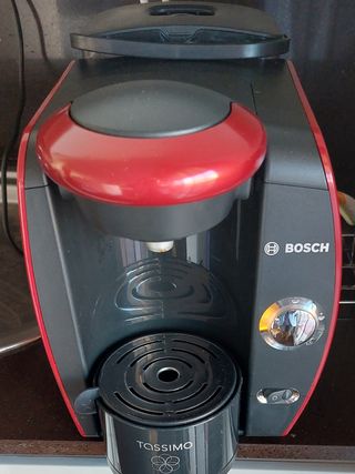 Cafetera Tassimo T40 Bosch de segunda mano por 20 EUR en Roquetes en  WALLAPOP
