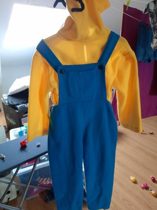 Disfraz minion 8 años de segunda mano por 12 EUR en Yuncos en WALLAPOP
