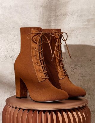 Botines tacón Shein de segunda mano por 20 EUR en Alcalá de Henares en  WALLAPOP