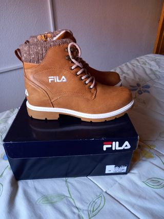 Botas Fila t.38 de segunda mano por 35 EUR en Guadalajara en WALLAPOP