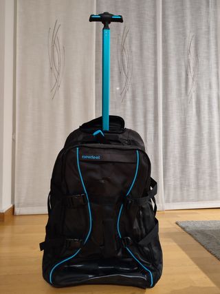Dos maletas trolley Newfeel Decathlon de segunda mano por 45 EUR en  Barcelona en WALLAPOP