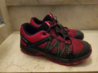 Bambas montaña Salomon de segunda mano por 30 EUR en Vallirana en WALLAPOP