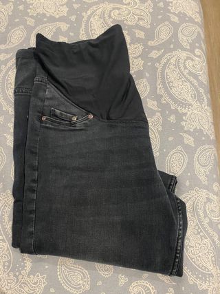 Pantalon premama HM de segunda mano por 10 EUR en Girona en WALLAPOP