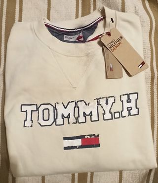 Sudadera Tommy Hilfiger de segunda mano por 51 EUR en Bilbao en WALLAPOP