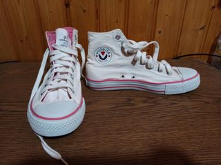 Zapatillas Victoria altas blancas y rosas de segunda mano por 20 EUR en El  Escorial en WALLAPOP